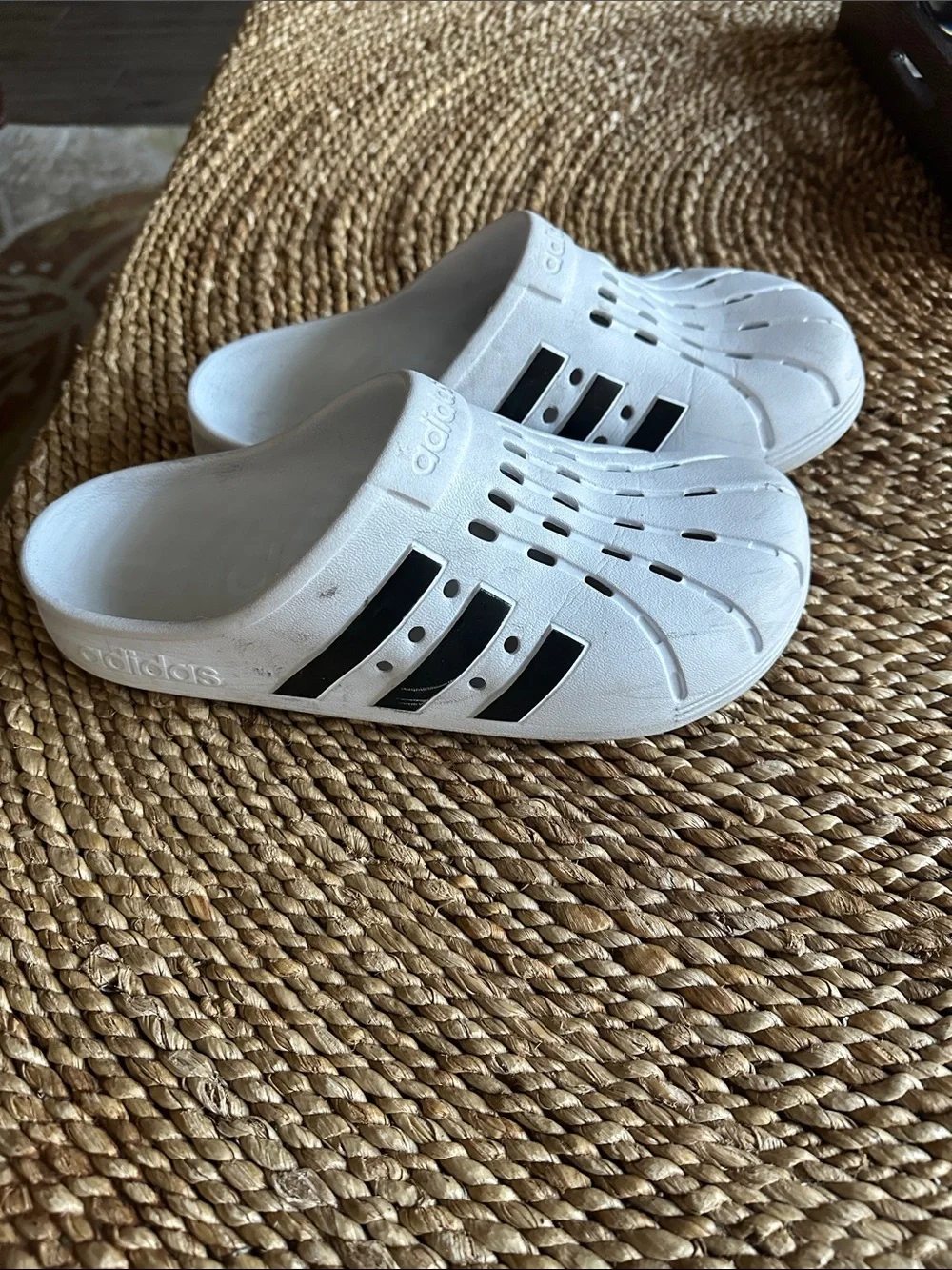 adidas men’s size 9J White Clogs with Black Stripes